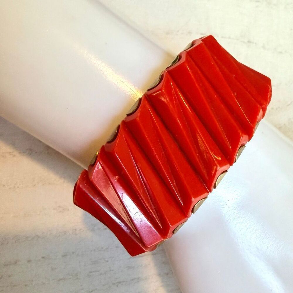 Vintage Red Carved Expansion Bracelet Chunky Lucite Stretch Bracelet Statement